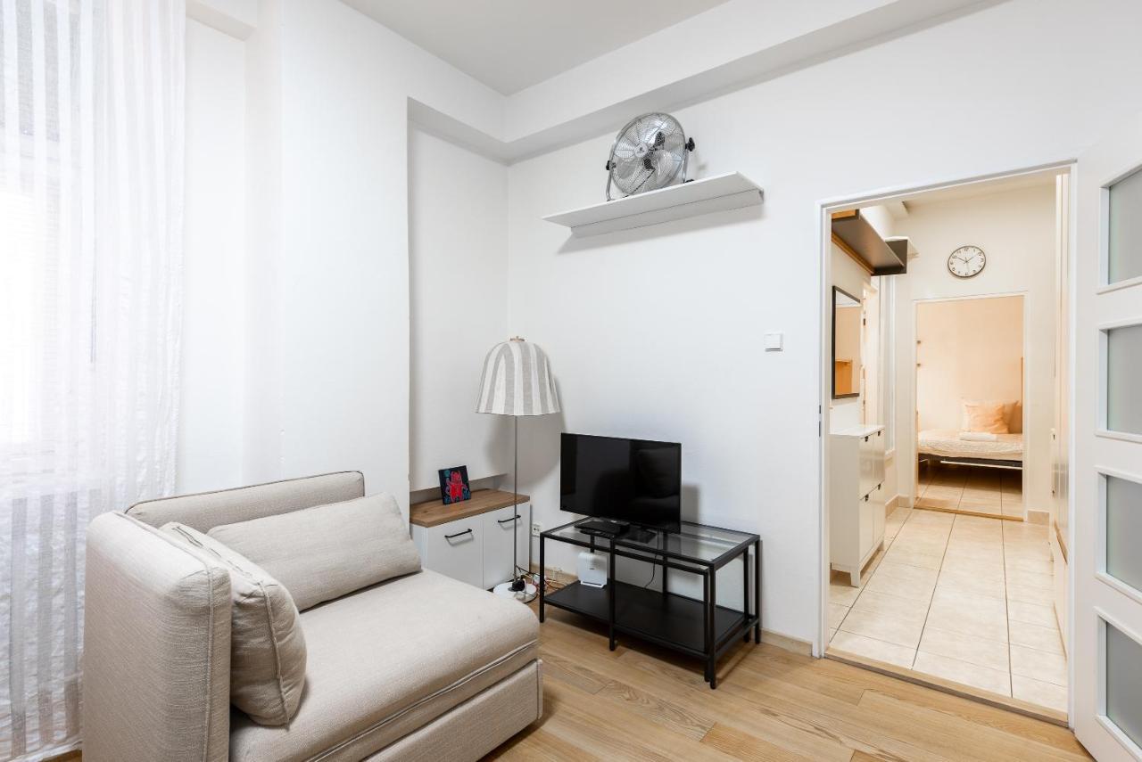Lotus Apartment Πράγα Εξωτερικό φωτογραφία