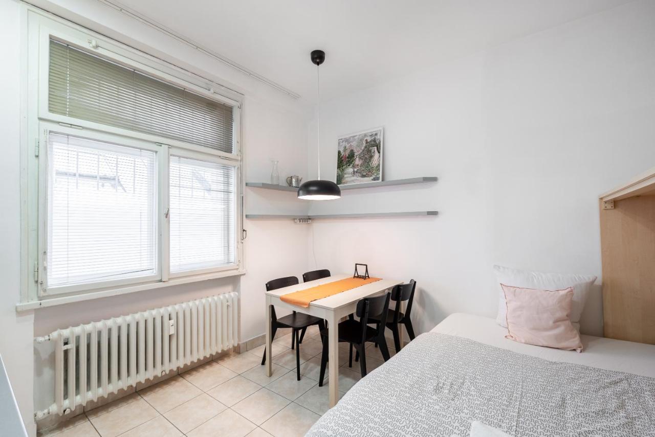 Lotus Apartment Πράγα Εξωτερικό φωτογραφία