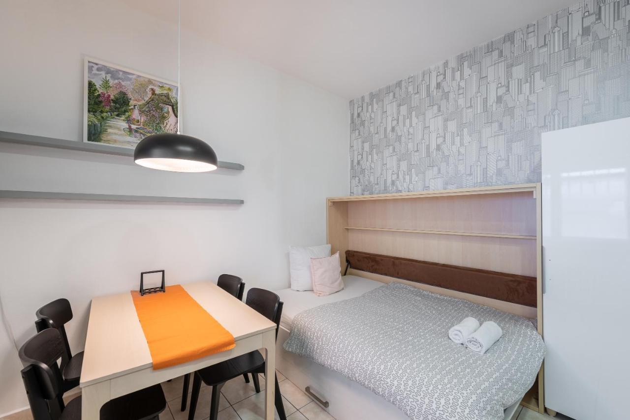 Lotus Apartment Πράγα Εξωτερικό φωτογραφία