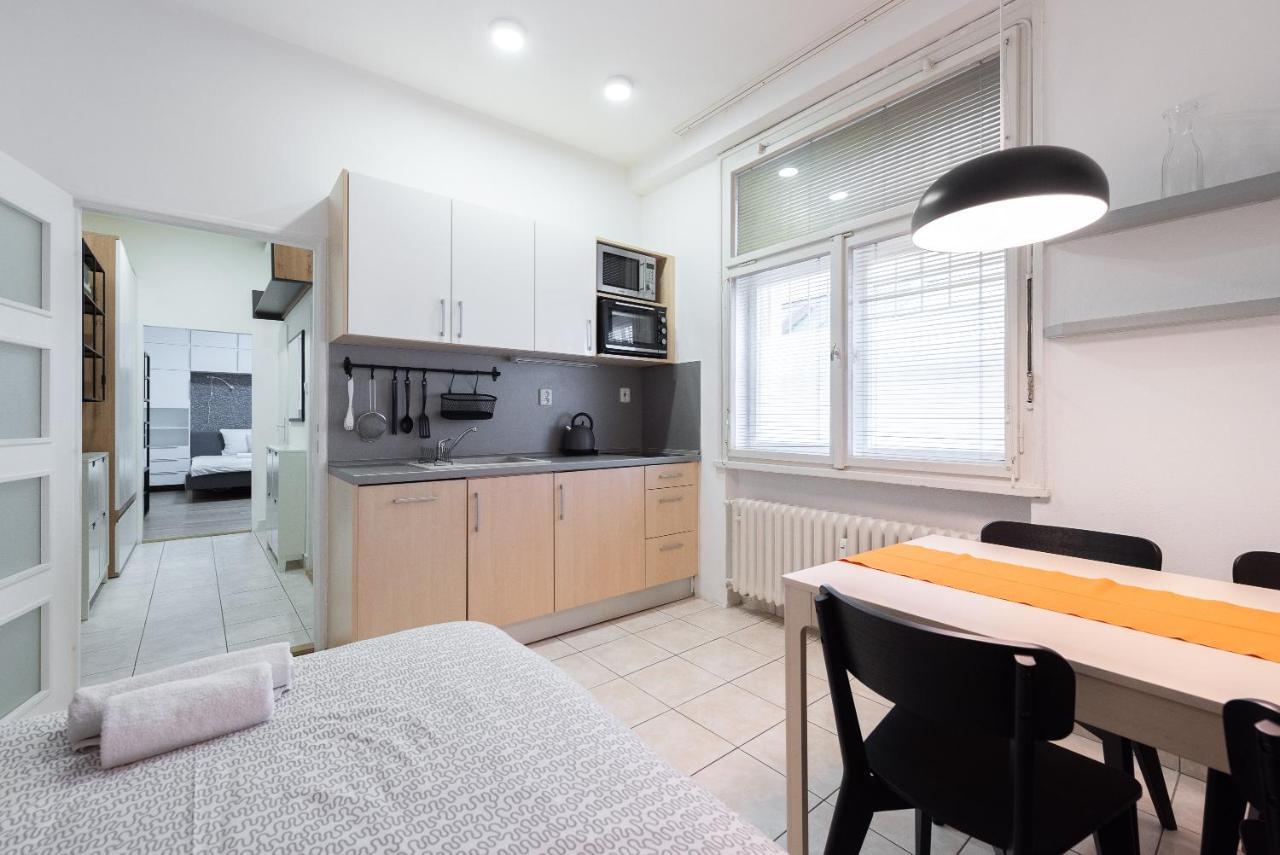 Lotus Apartment Πράγα Εξωτερικό φωτογραφία
