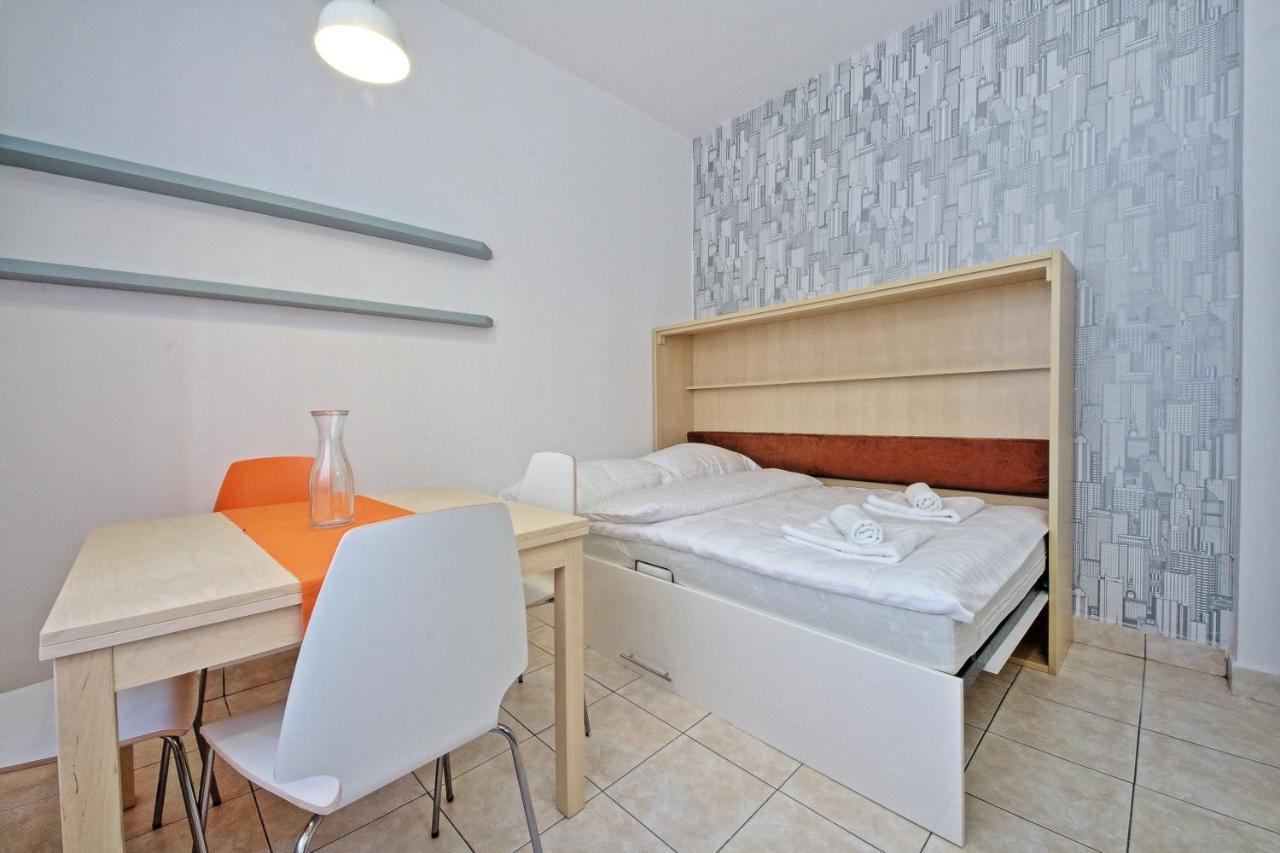 Lotus Apartment Πράγα Εξωτερικό φωτογραφία
